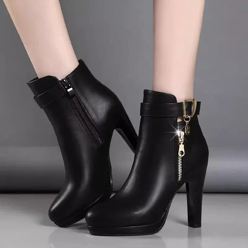 2023 Winter Round Head Leather Belt Buckle Thick Bottom Waterproof Platform High Heel Bare Boots Women Comfortable Women's Boots