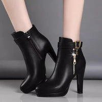 2023 Winter Round Head Leather Belt Buckle Thick Bottom Waterproof Platform High Heel Bare Boots Women Comfortable Women's Boots