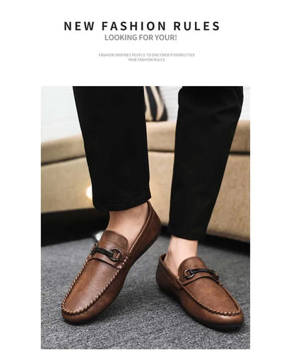 Breathable men's casual shoes in spring and summer leisure trend retro horse-bit buckle bean shoes fashion set foot pedal.