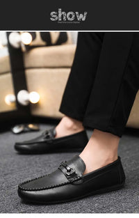 Breathable men's casual shoes in spring and summer leisure trend retro horse-bit buckle bean shoes fashion set foot pedal.