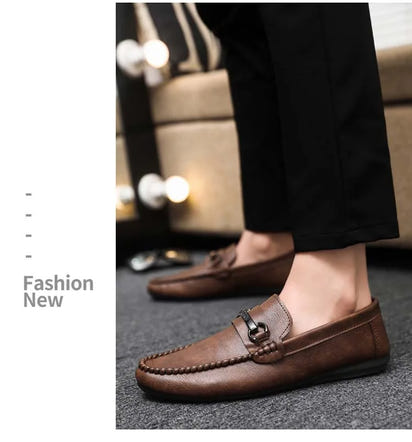 Breathable men's casual shoes in spring and summer leisure trend retro horse-bit buckle bean shoes fashion set foot pedal.