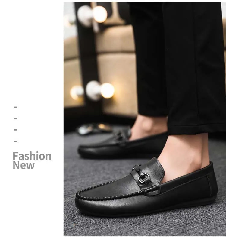 Breathable men's casual shoes in spring and summer leisure trend retro horse-bit buckle bean shoes fashion set foot pedal.