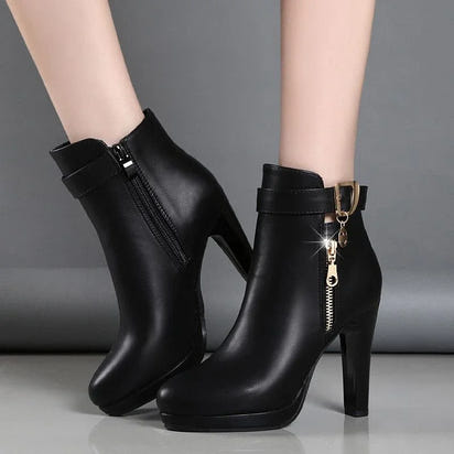2023 Winter Round Head Leather Belt Buckle Thick Bottom Waterproof Platform High Heel Bare Boots Women Comfortable Women's Boots