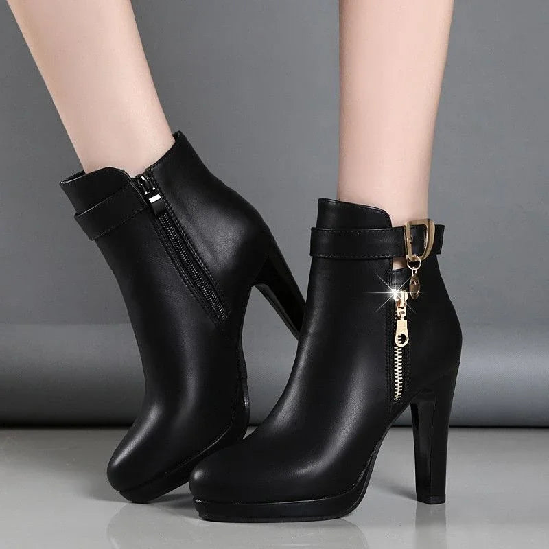 2023 Winter Round Head Leather Belt Buckle Thick Bottom Waterproof Platform High Heel Bare Boots Women Comfortable Women's Boots