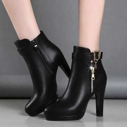 2023 Winter Round Head Leather Belt Buckle Thick Bottom Waterproof Platform High Heel Bare Boots Women Comfortable Women's Boots