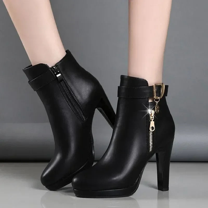 2023 Winter Round Head Leather Belt Buckle Thick Bottom Waterproof Platform High Heel Bare Boots Women Comfortable Women's Boots